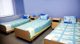 Гостиница  Причал Мурманск Кровать в общем номере с 3 кроватями-3